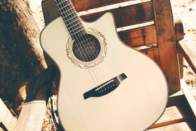Guitar 3 Country for Live Music Fridays at Houndstooth Saloon