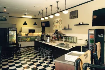 NY Deli Interior 1 for New York Delicatessen Opens in Lakeview