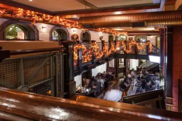 The Kerryman Interior for Chicago Marathon Specials at The Kerryman