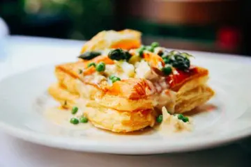 Petterinos Chicken Pot Pie 12 for Petterino’s Monday Night Live Celebrates 10th Anniversary of Weekly Open Mic Cabaret Showcase