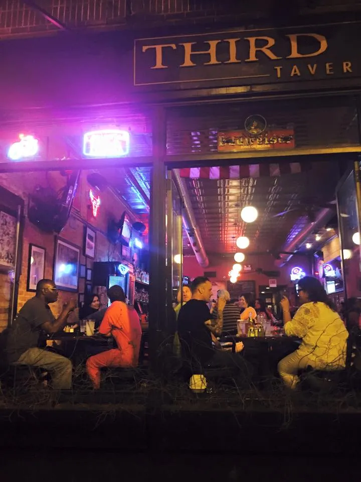 Image for Burgers and Blackhawks: Where to Go to Watch the Playoffs
