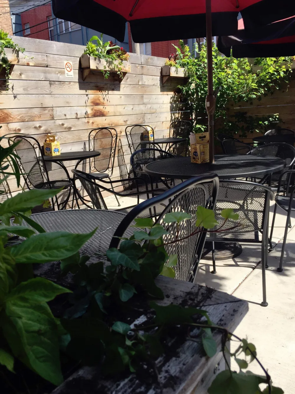 FullSizeRender for Burgers and Blackhawks: Where to Go to Watch the Playoffs