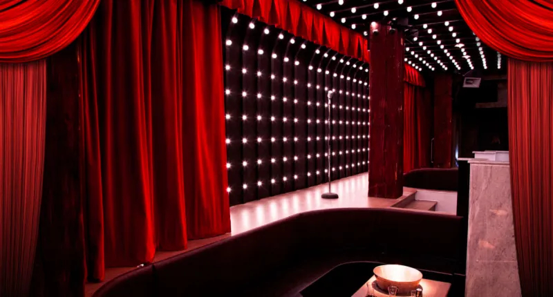 Image for Nightlife Theater Makes Its Debut in Chicago with Smokey Hollow