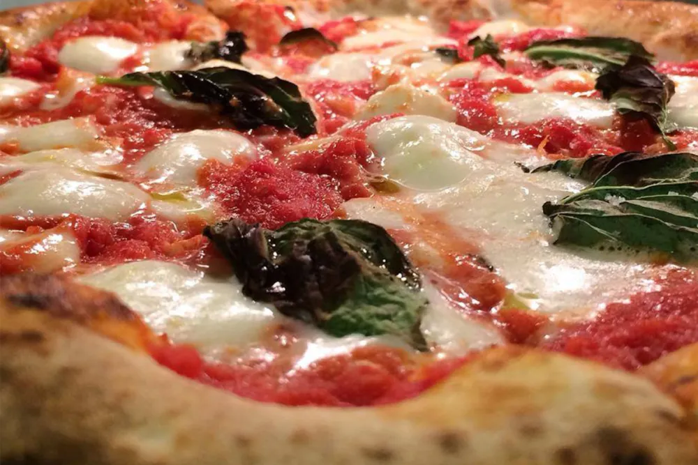Nellcôte margherita pizza