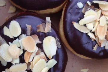 firecakes doughnuts for Doughnuts Are Probably The Best: 10 Chicago Spots To Check Off Before You Die