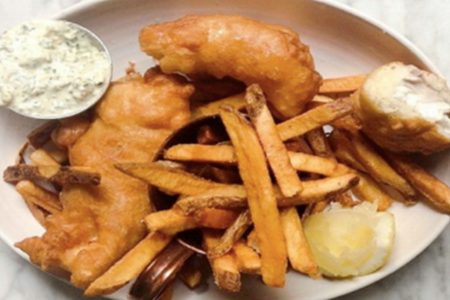 Kinmont Friday Night Fish Fry to Benefit Shedd Acquarium Throughout Lent