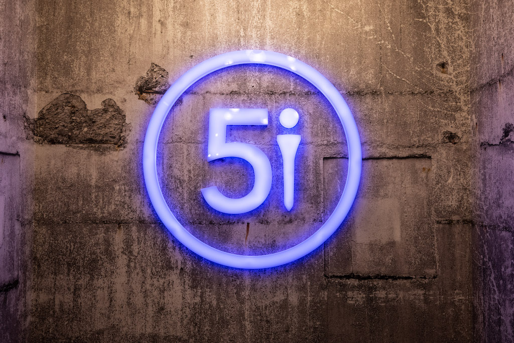 Five Iron Golf Opens Second Location in Chicago at Block37 Chicago