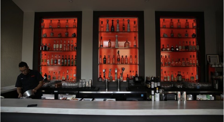 Full Size Render for New Year's Eve at más