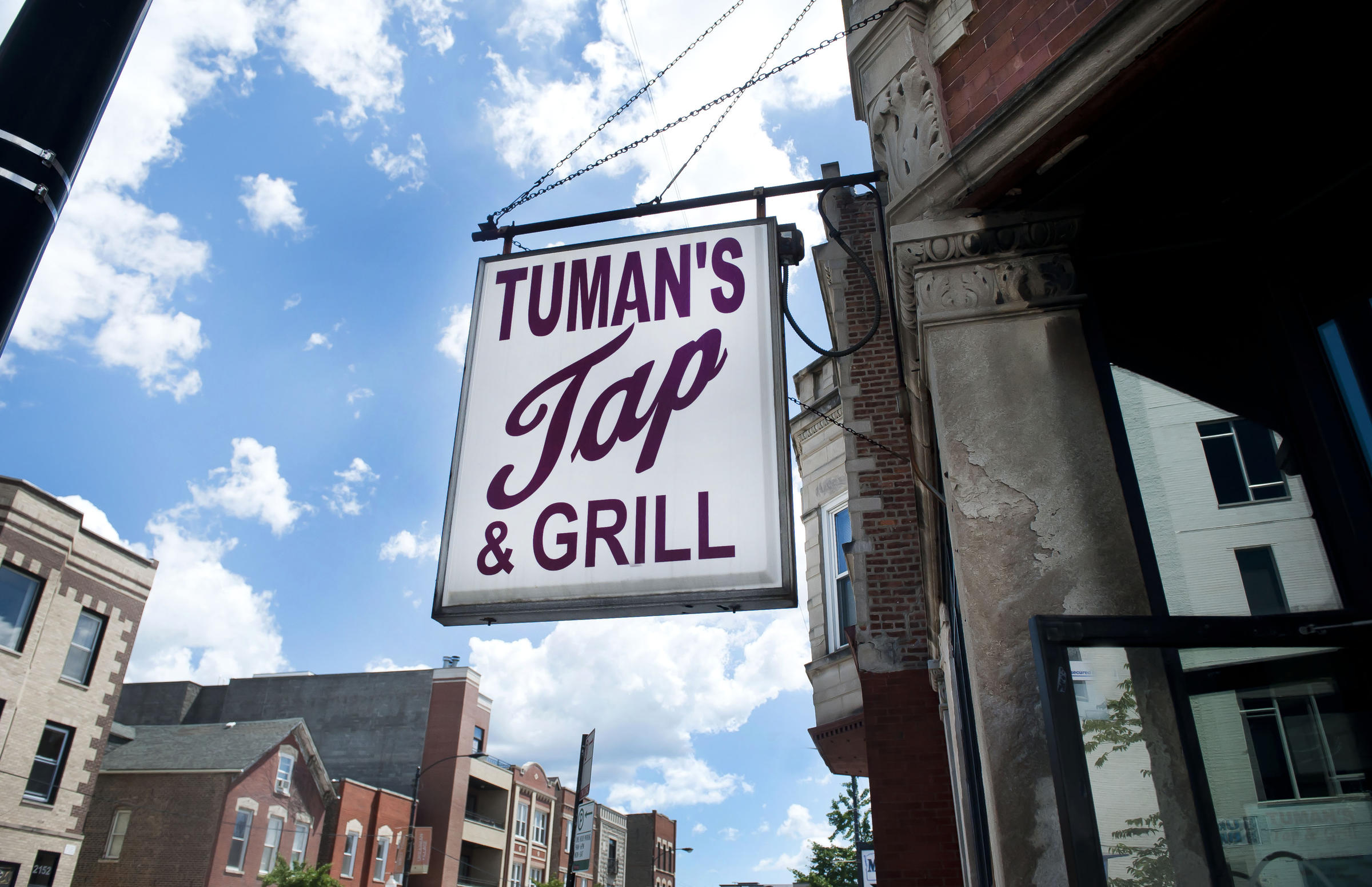 Tumans Sign for NCAA Football Saturday Specials at Tuman’s Tap & Grill