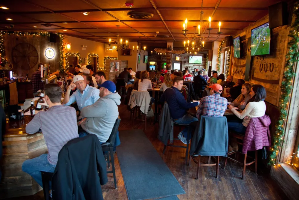 north center, the bachelor, season 21, wings
