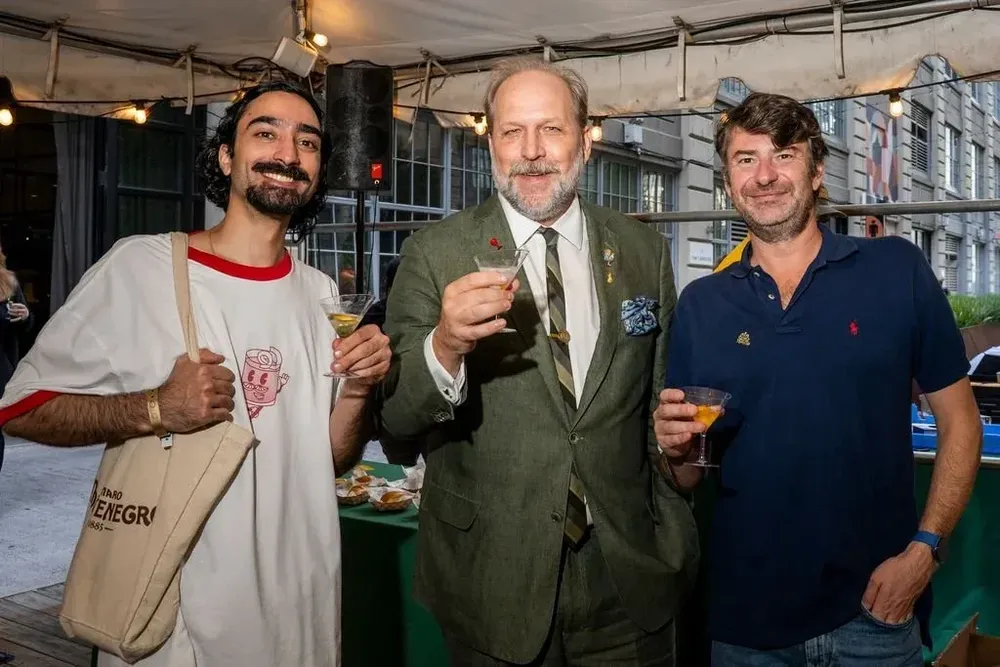 Simonson and martini drinkers. All photos taken by Shannon Sturgis. for The Martini Expo Comes to Chicago this Fall