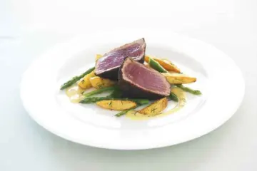 Char Crusted Tuna Hi Res for Chicago Restaurant Week at Devon Seafood Grill