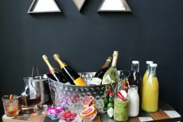 Unspecified 4 for Bottomless Mimosas, $1 Oysters & More at Rhyme or Reason's Weekend Brunch