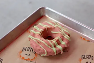 Strawberry Kiwi Img 1914 for Glazed & Infused Debuts New Seasonal Doughnuts