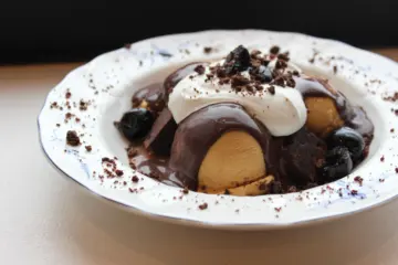 Image for Valentine's Day Happenings at Chicago Bars and Restaurants