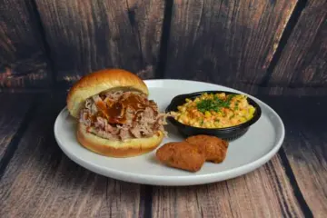 Q Bbq 6 Pork for Q BBQ Naperville Celebrates 6th Anniversary with $6 Pork Sandwiches