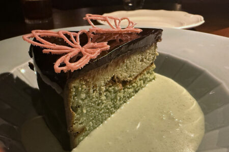 Dēliz Leans Into the Full Dinner Experience in Bucktown