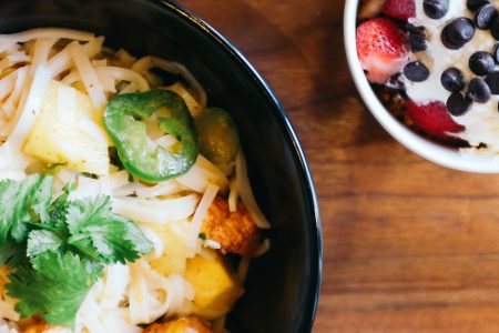 Hg Red Coconut Curry Honeybar for Giving Tuesday at honeygrow