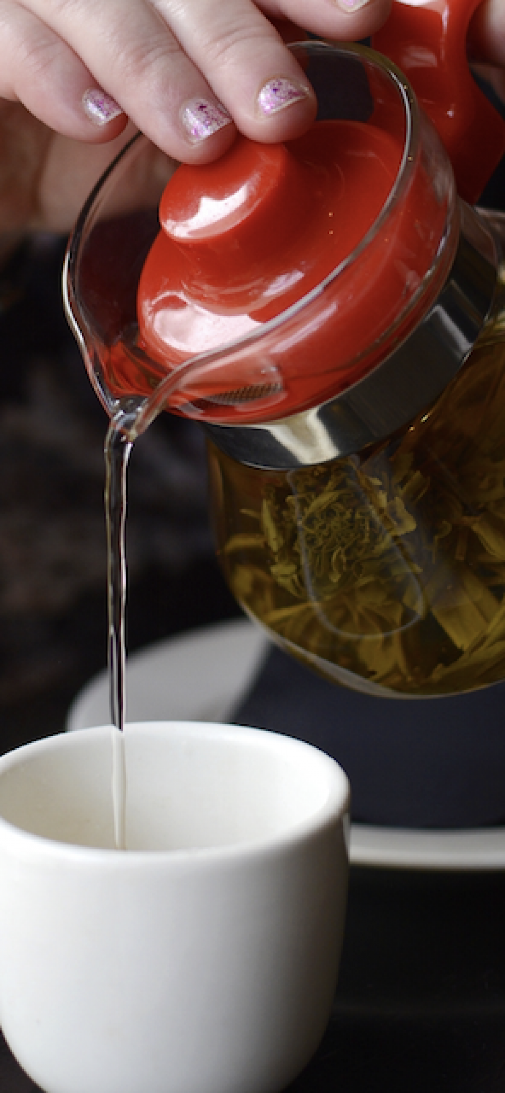 Photo Koi Tea Pouring