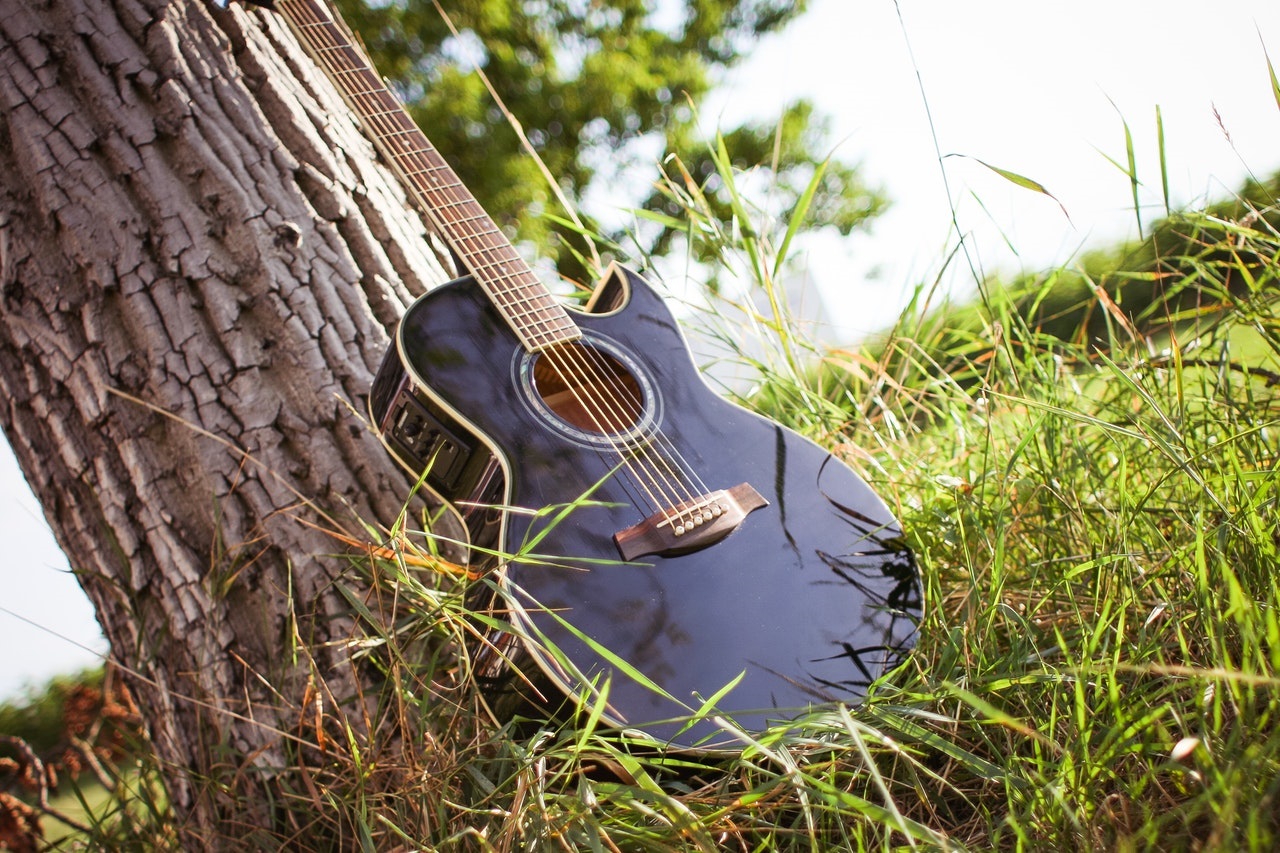 Guitar for Live Music at Houndstooth Saloon July 20 22