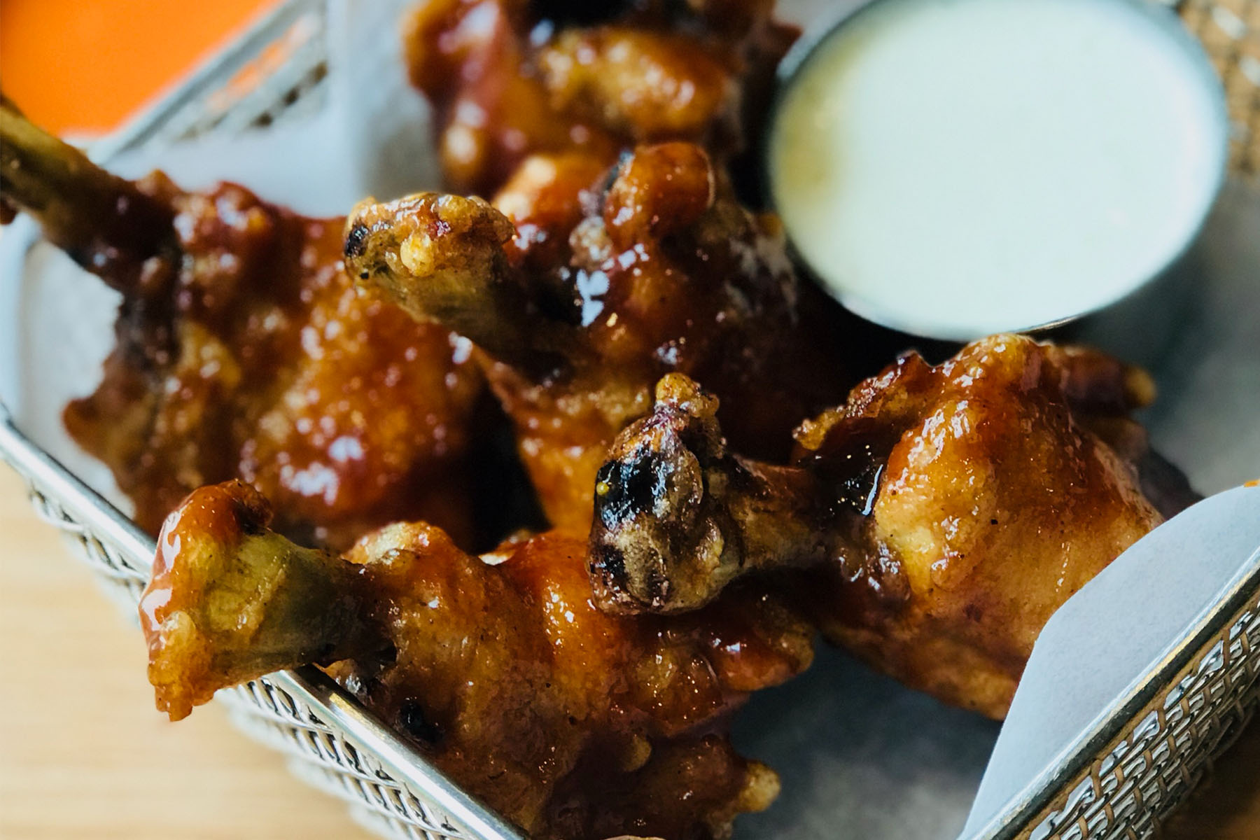 Umami Burger Wings 0000 Umami Tunapoke for Umami Burger Debuts New Fresh Menu Items