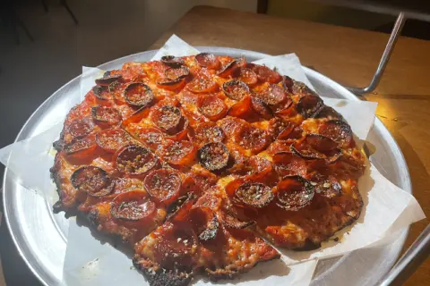 Image for Review: Dicey's Pizza & Tavern in Lincoln Park