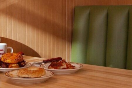 Schneider Deli Debuts Second Location in Lincoln Park