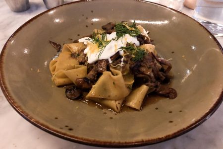 Cafe Robey: American Comfort Food at its Finest 