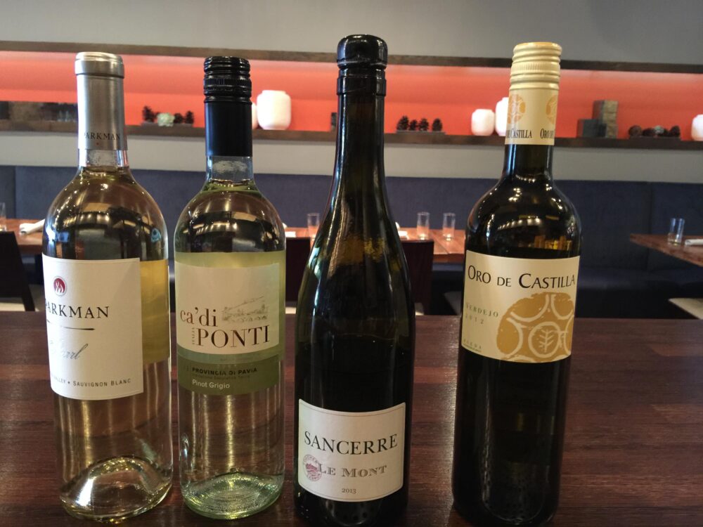 photo 2 for Wine and Wing Night Takes Flight at Unite Urban Grill