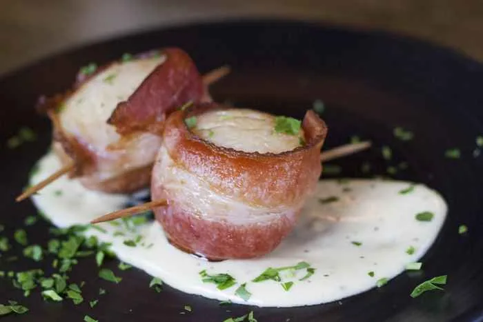 bacon sea scallops County for Cheers to 2015: 33 Ways to Ring in the New Year at Chicago's Top Restaurants, Bars, and Hotels