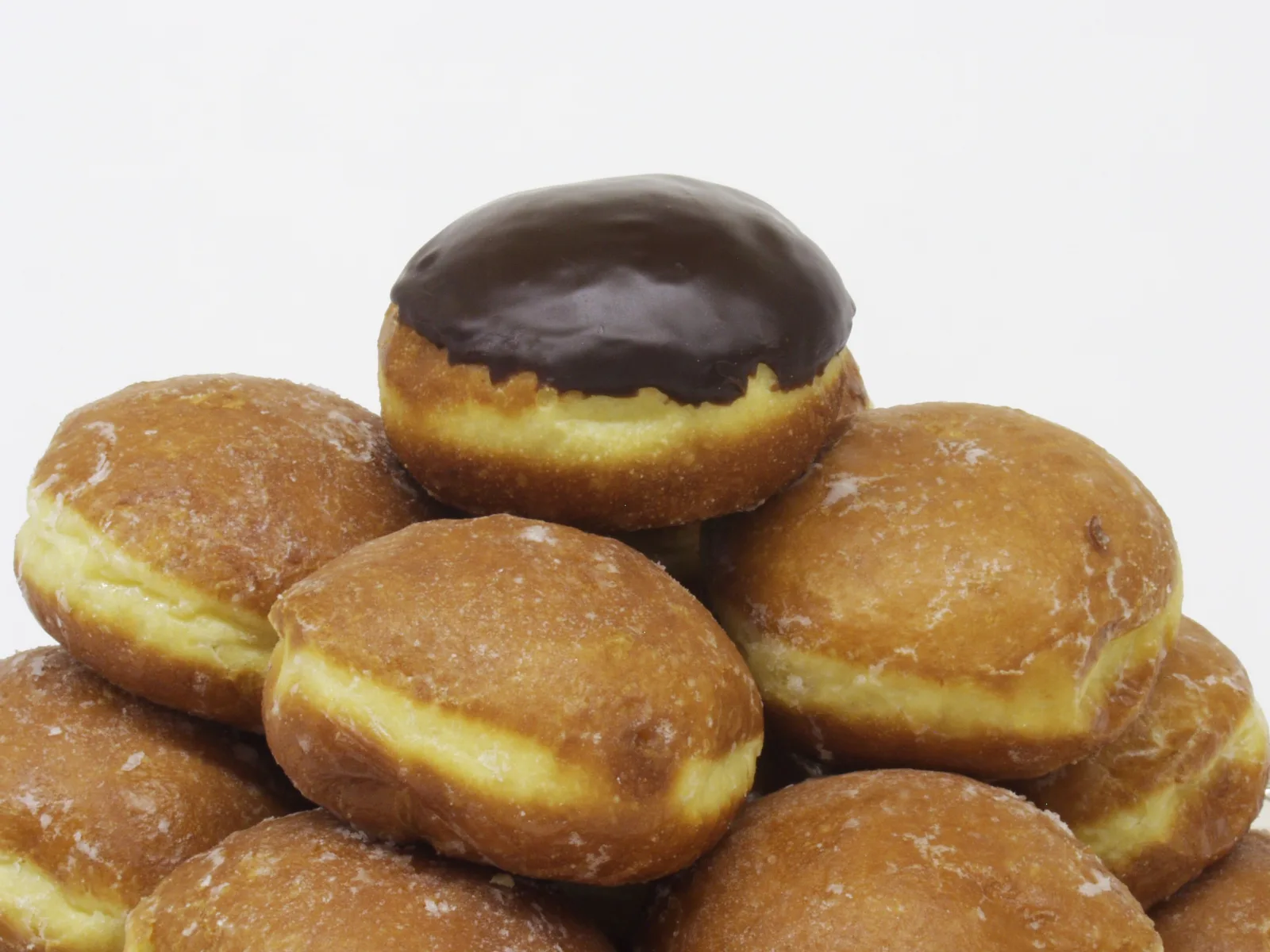 Paczki for Delightful Pastries + Café Brings Chicagoans Authentic Paczki On Fat Tuesday