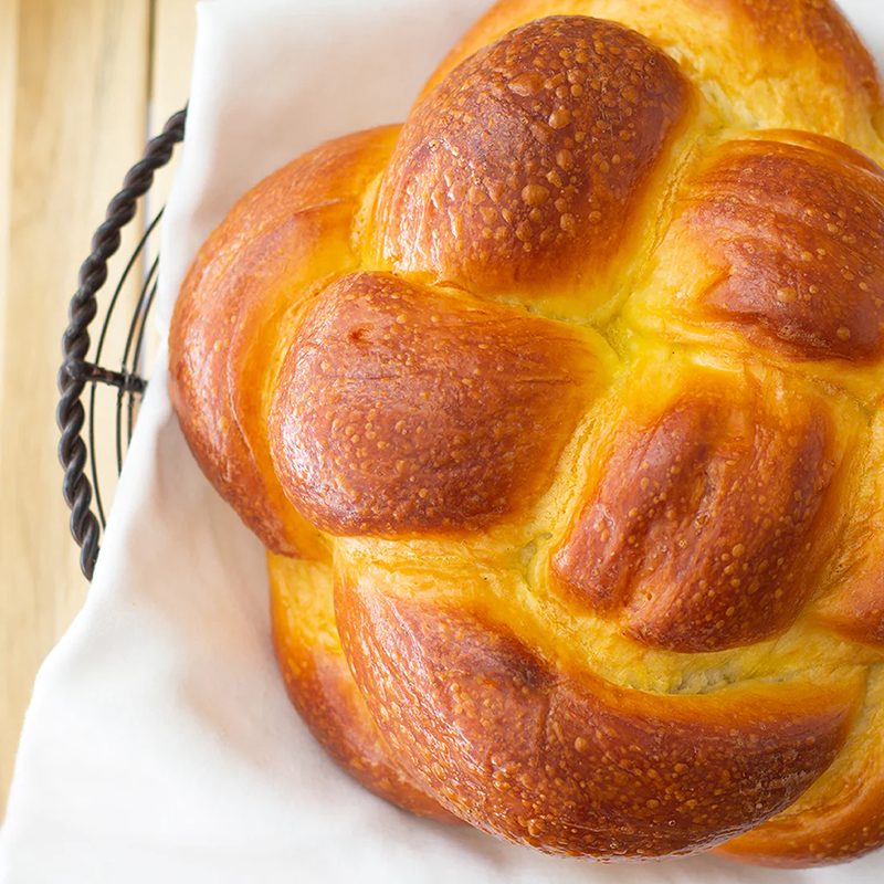 Challah Round2020 1100X for Manny’s Deli, Zeitlin’s Delicatessen, and Bittersweet Pastry Shop + Cafe Available in the Suburbs for Yom Kippur