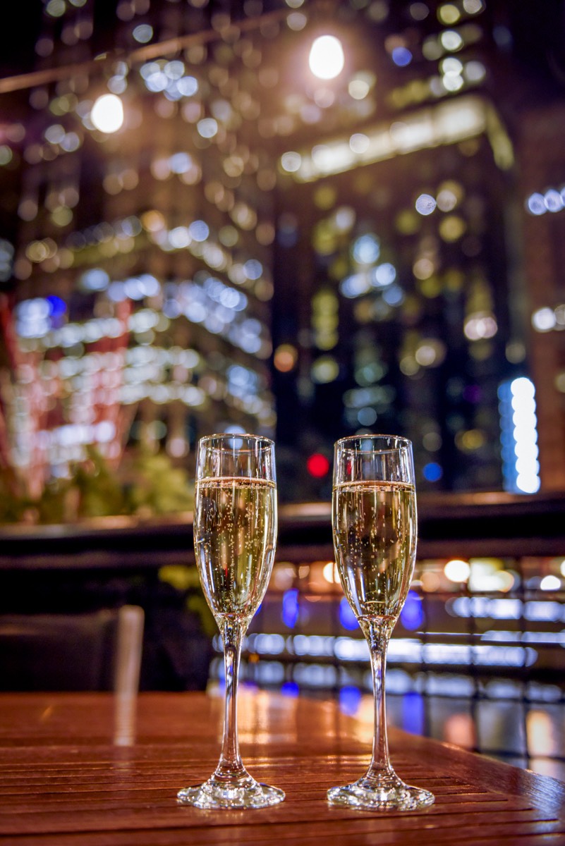 Champagne Dsc2414 for Celebrate New Year's Eve with River Views