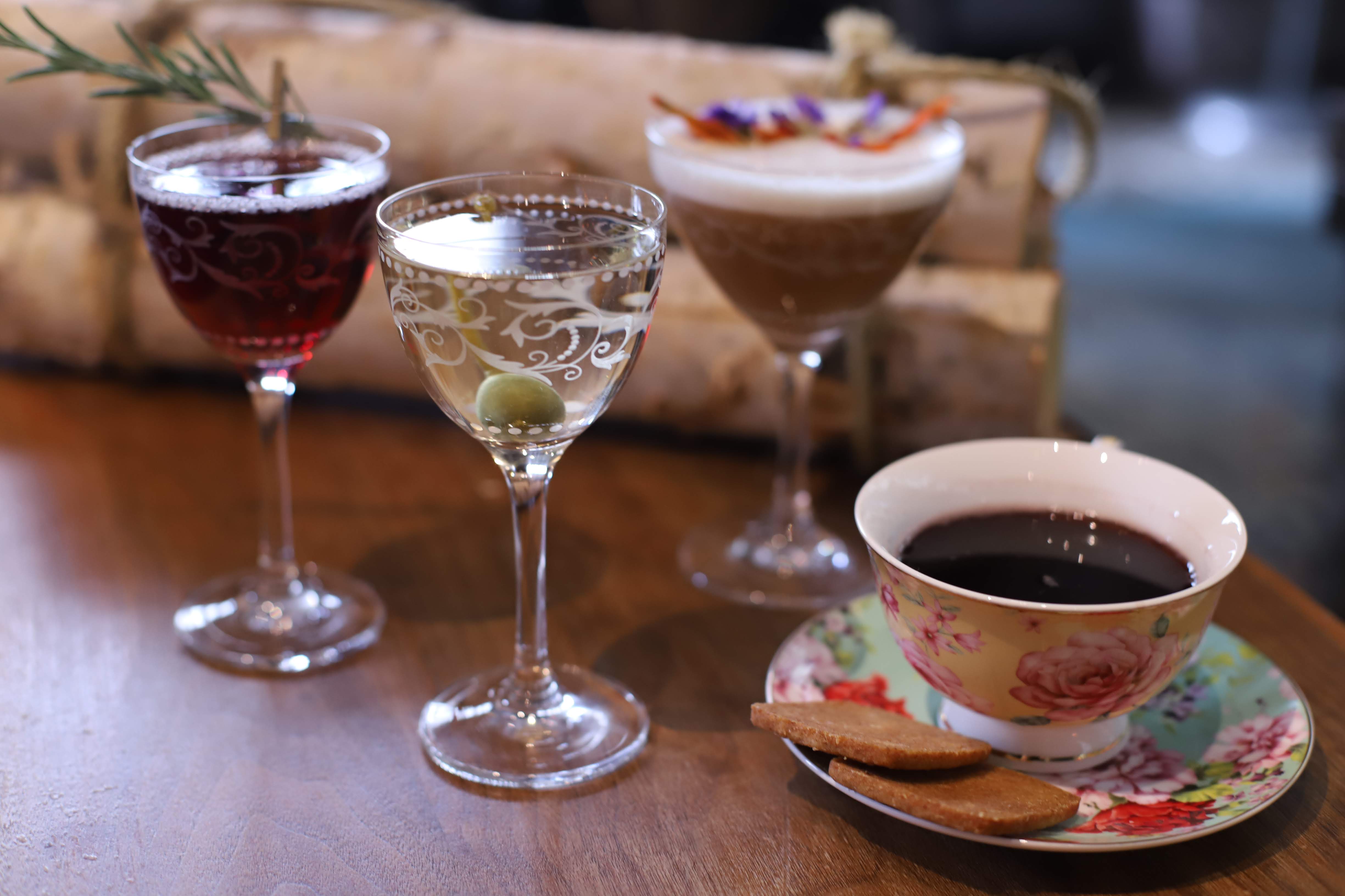 Image for Raised, an Urban Rooftop Bar Launches ‘Après This Way’ Ski Lodge Activation During Winter Season