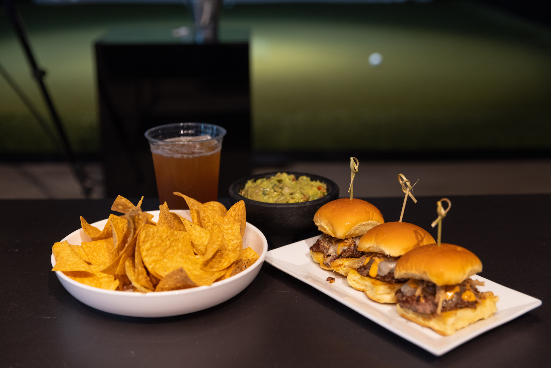 Pittsburgh Pro 3 for Five Iron Golf Now Open in Lincoln Park