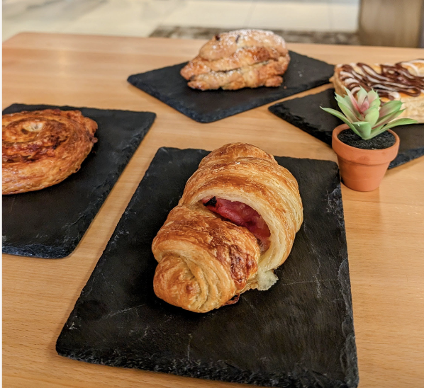 Image for Roggenart European Bakery, Bistro and Café Now Open in Lincoln Park