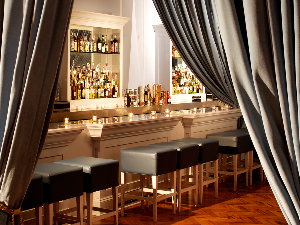Tvh Interior3 Michael Robinson for New York Bar, Mother’s Ruin, Takes Over The Violet Hour on 11/12
