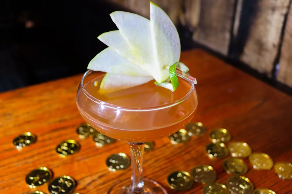 Glendolough Featured Cocktail at Drawl (Photo Courtesy of Victoria Kent) for Dye the River Green St. Patty's Day Specials in Chicago