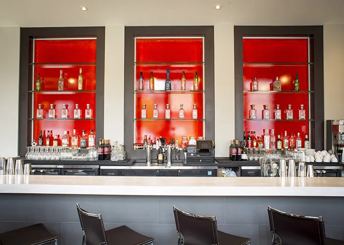 The bar at mas
