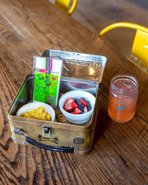 Fulton 48 for Chicago Restaurants to Celebrate Back to School with Kid friendly Menus
