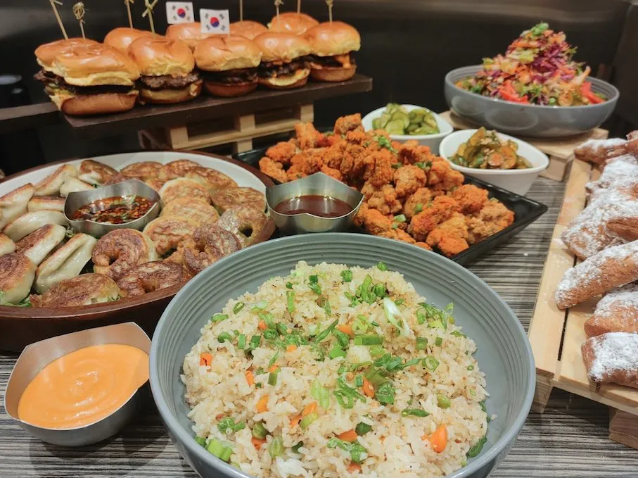 Miki's Park Friendsgiving Basket (Photo courtesy of Miki's Park) for Enjoy a Thanksgiving or Friendsgiving Feast at These Chicago Restaurants