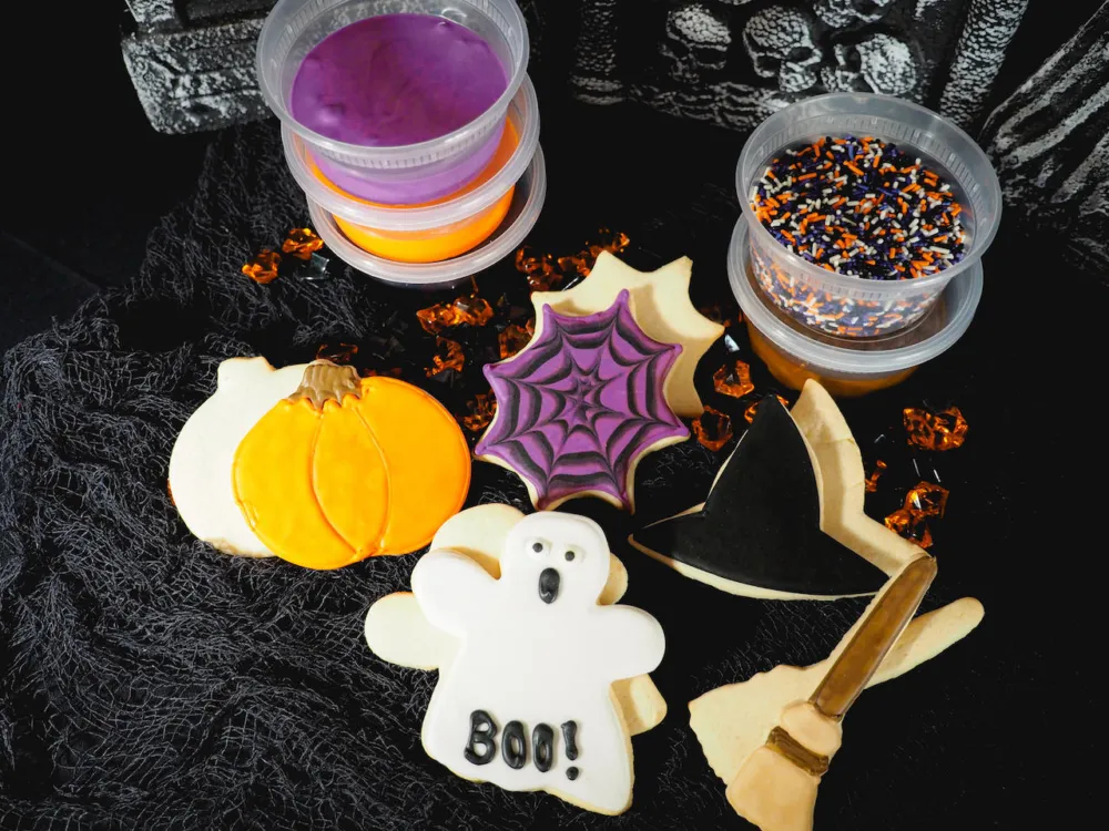 Decorate Your Own Cookie Set for Trick or Treat: Where to Celebrate Halloween 2022 in Chicago