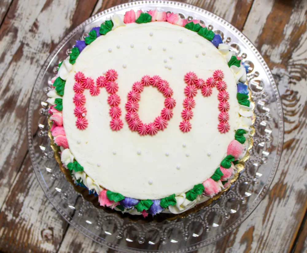 Goddess Mom Cake for Wine and Dine Your Mom for Mother's Day at these Chicago Restaurants