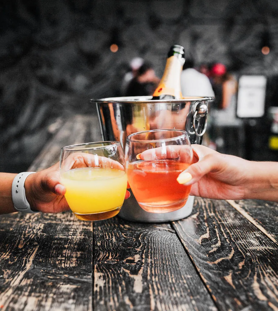 Federales Bubbly for Where to Party and Indulge for New Year's Eve and Day