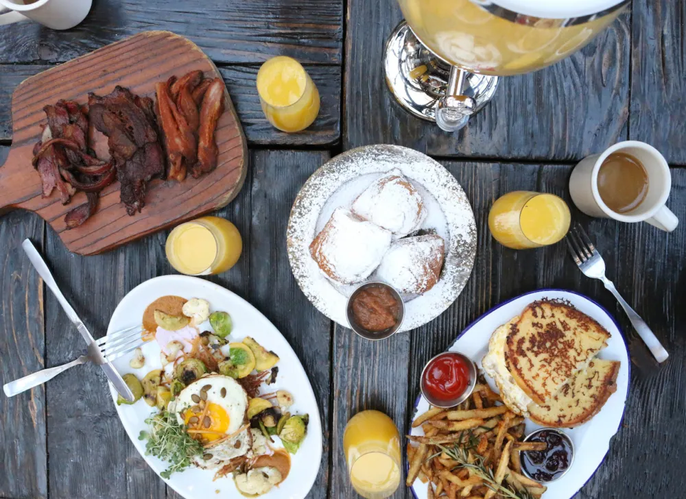 Frontier Brunch Erin Hall for Get Lucky This St. Patrick's Day at These Chicago Hotspots