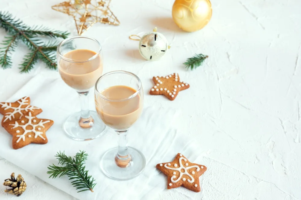Cookies Cocktails Stock Photo for Fairmont Chicago, Millennium Park Launches New Seasonal Cookie and Cocktail Pairing Menu