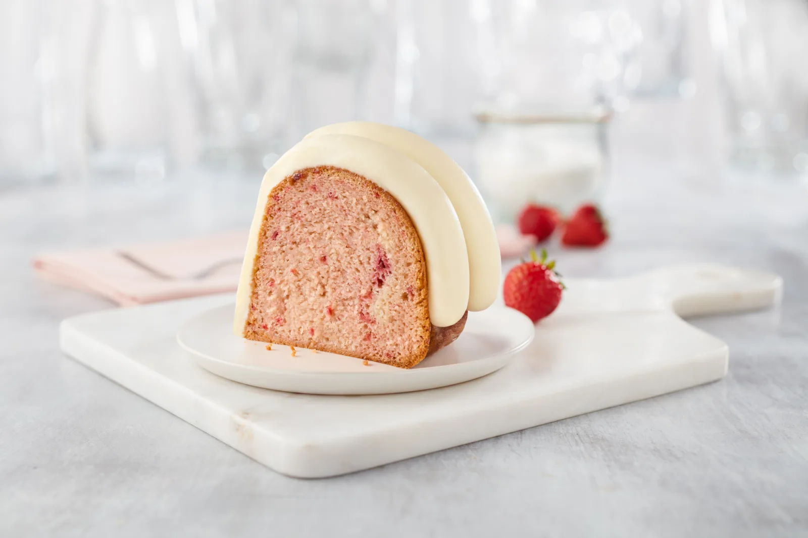 Nb C 4630 Strawberry Slice Flavor Cues for Nothing Bundt Cakes Adds Two New Flavors to Menu