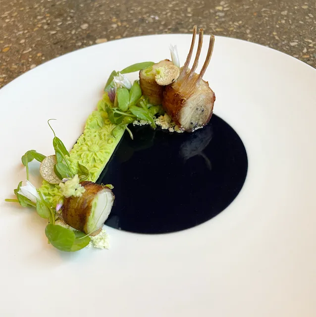 Rabbit 2 for Elizabeth Restaurant Celebrates 10 Year Anniversary