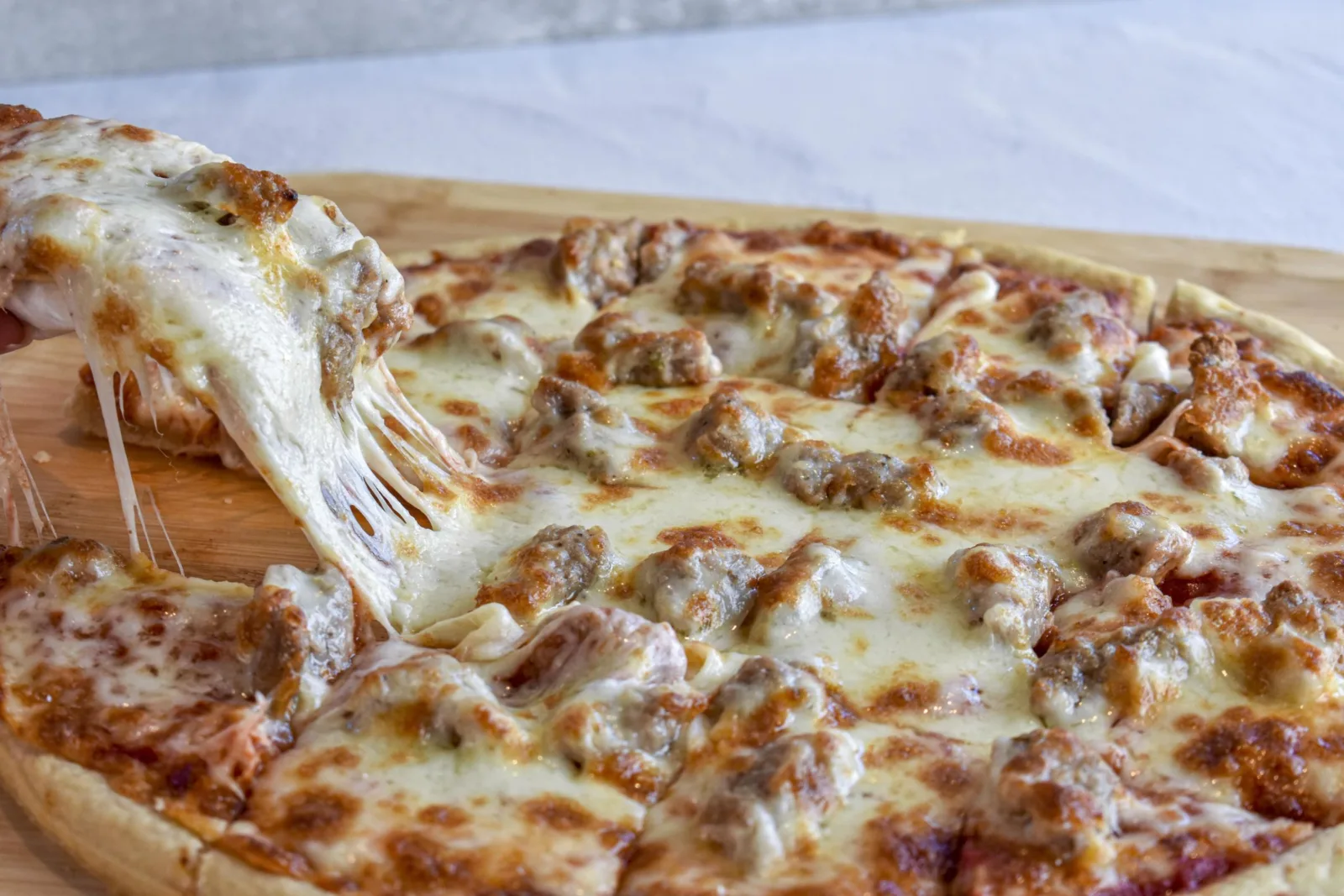 Image for Home Run Inn and the Chicago Cubs "Brew up" Beer Pizza