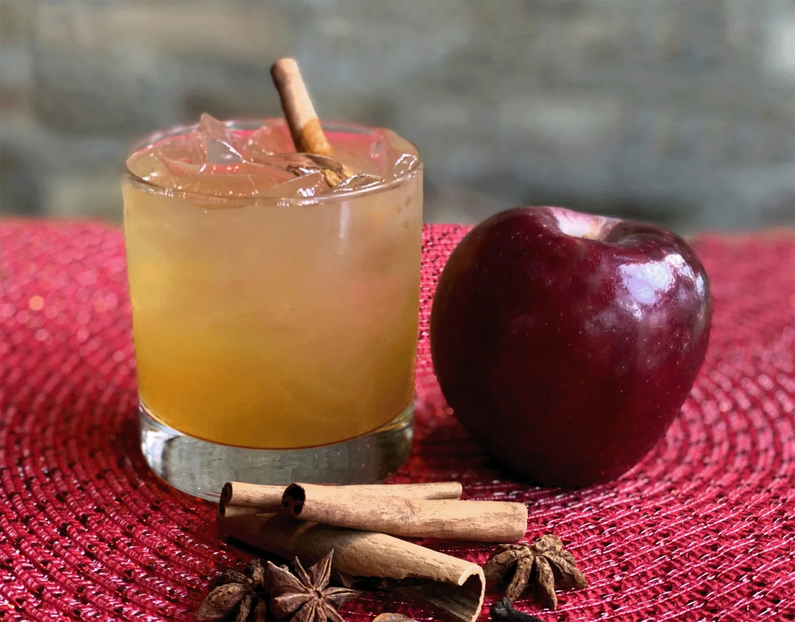Apple Mule Two Edited for Mac’s Wood Grilled is Open Christmas Night